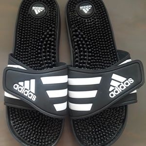 Womens Adidas Slides size 9 Never Worn